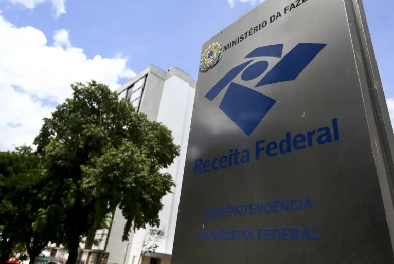 Arrecadação federal alcança R$ 1,4 trilhão no primeiro semestre de 2025, estabelecendo novo recorde