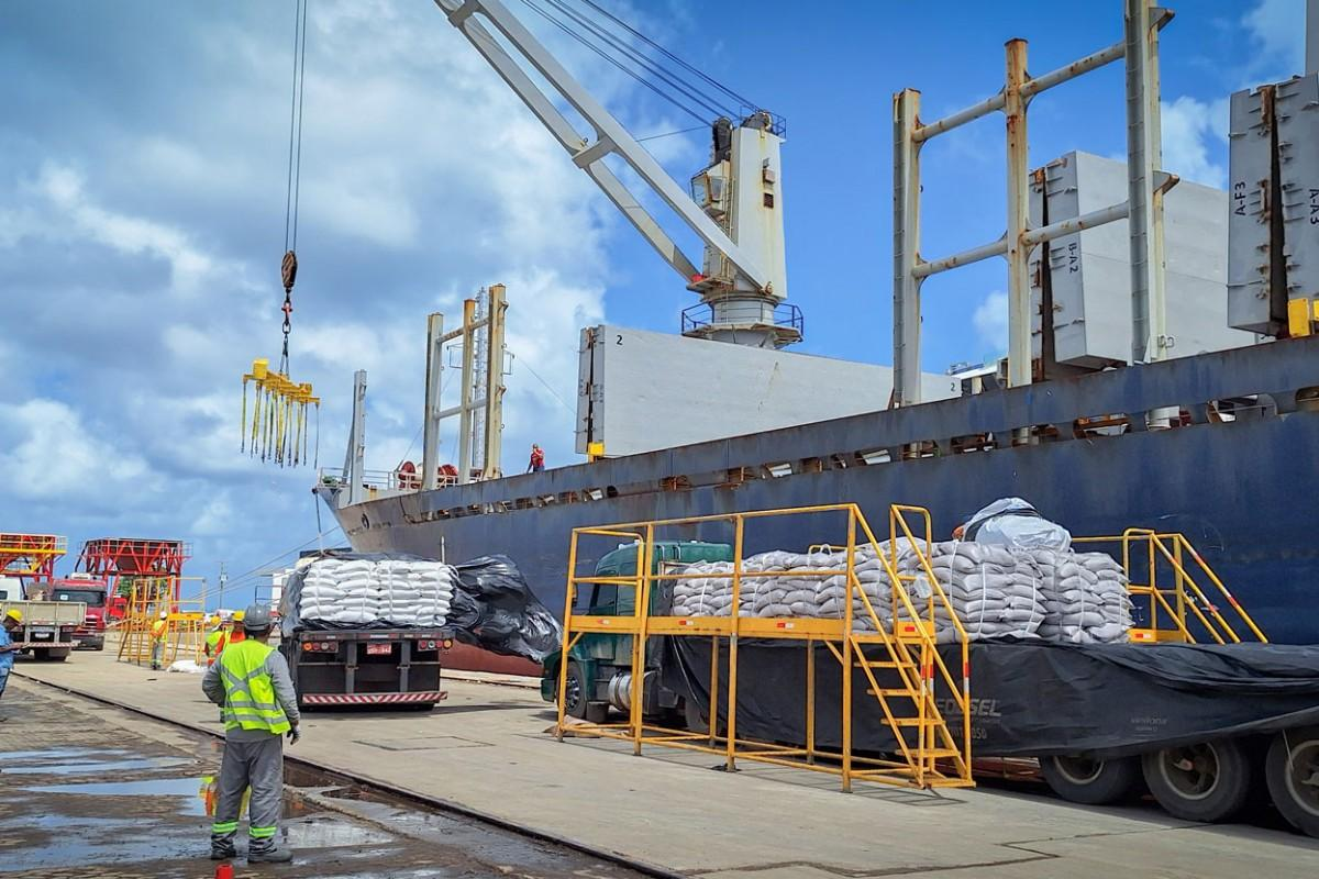 Exportadores do Nordeste buscam diversificação e novos mercados diante de tarifas dos EUA