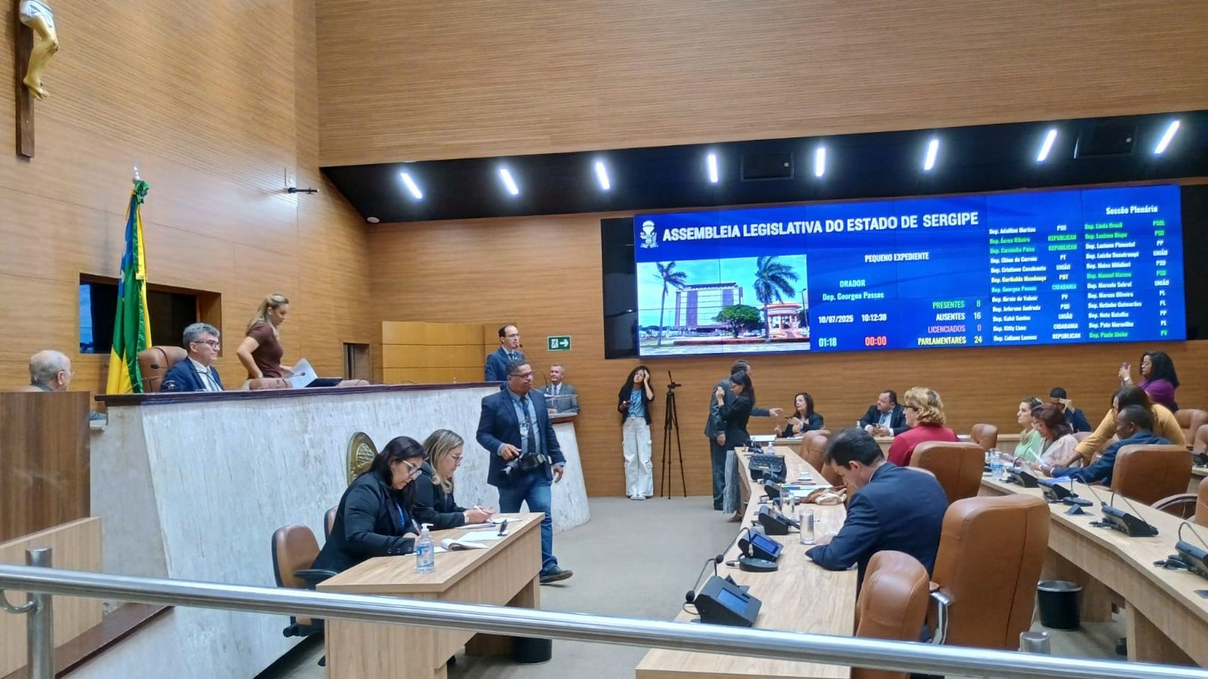 Projeto de aumento salarial de 10% para servidores estaduais é apresentado à Alese