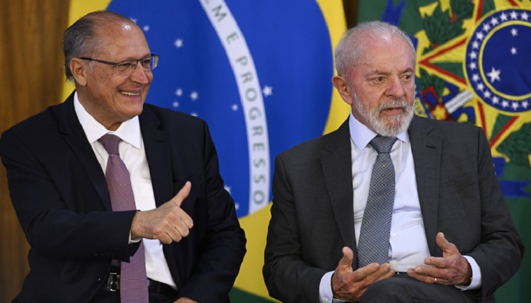 Lula critica Alckmin por tentativas frustradas de diálogo com os EUA
