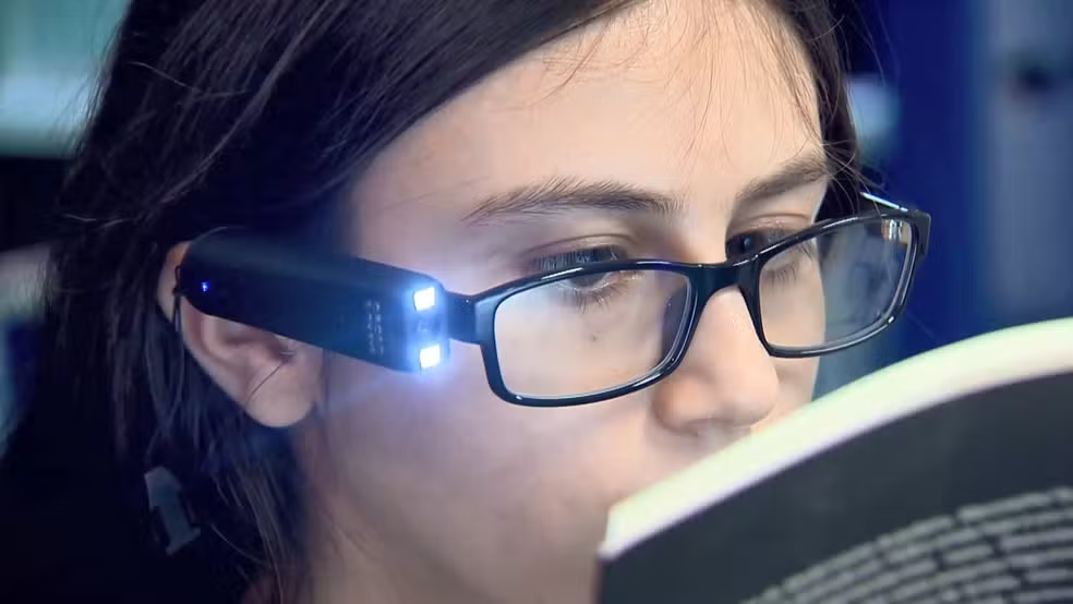 Óculos inteligentes com inteligência artificial são apresentados para auxiliar pessoas com deficiência visual
