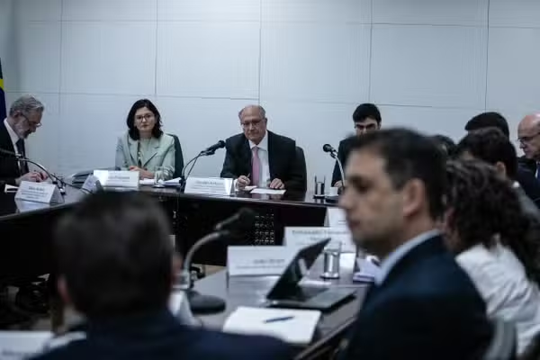 Governo analisa novas exigências de frutas na produção de sucos, iogurtes e sorvetes industrializados