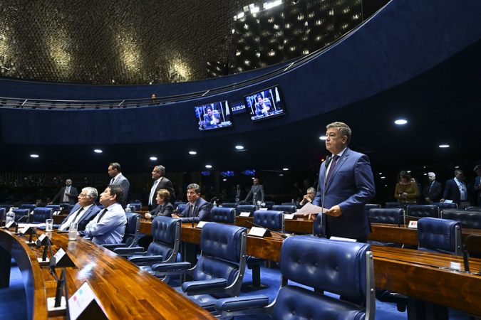 Senado aprova isenção do imposto de renda para rendimentos de até dois salários mínimos
