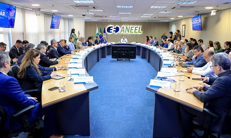 Sistema inova ao fornecer dados em tempo real sobre falta de energia para clientes no Brasil