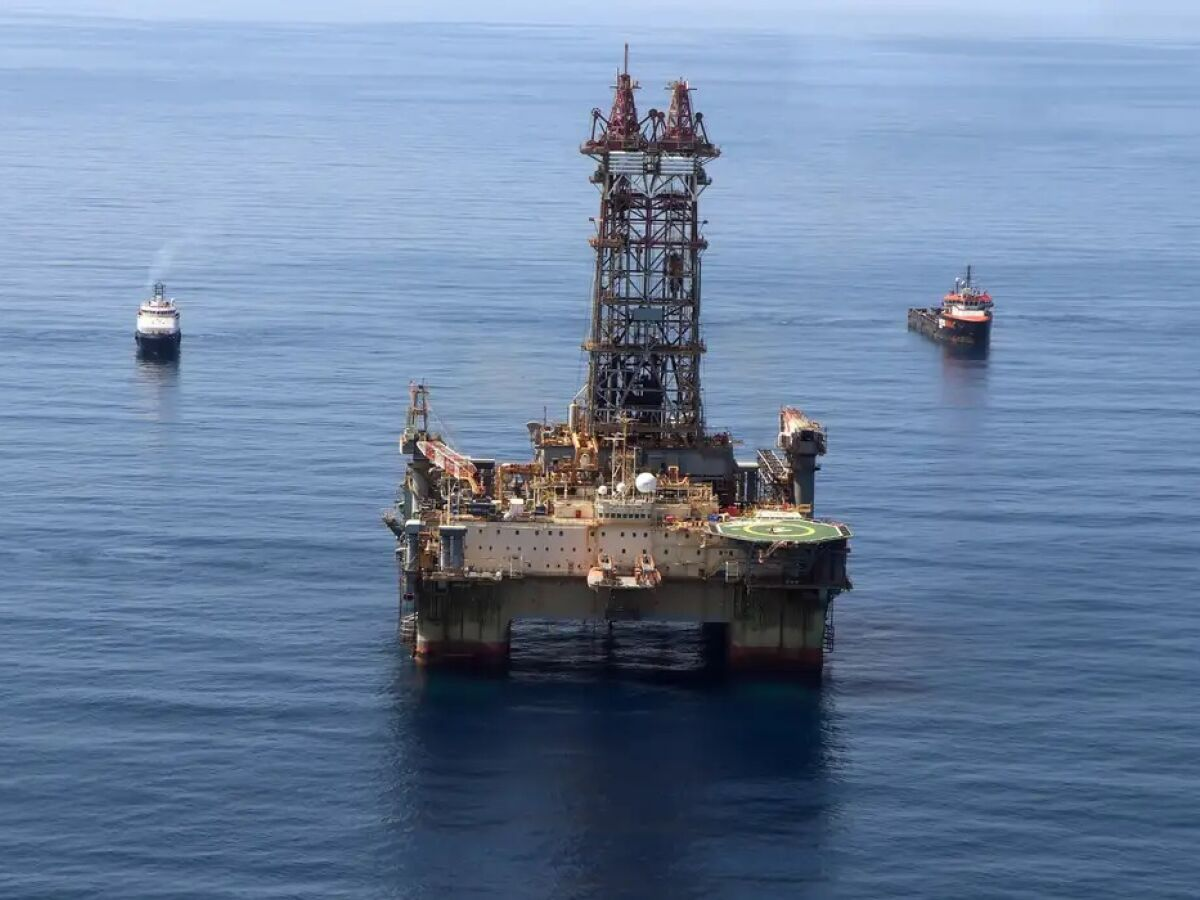 Queda do petróleo pode levar a ajustes bruscos na Petrobras, alerta gestora