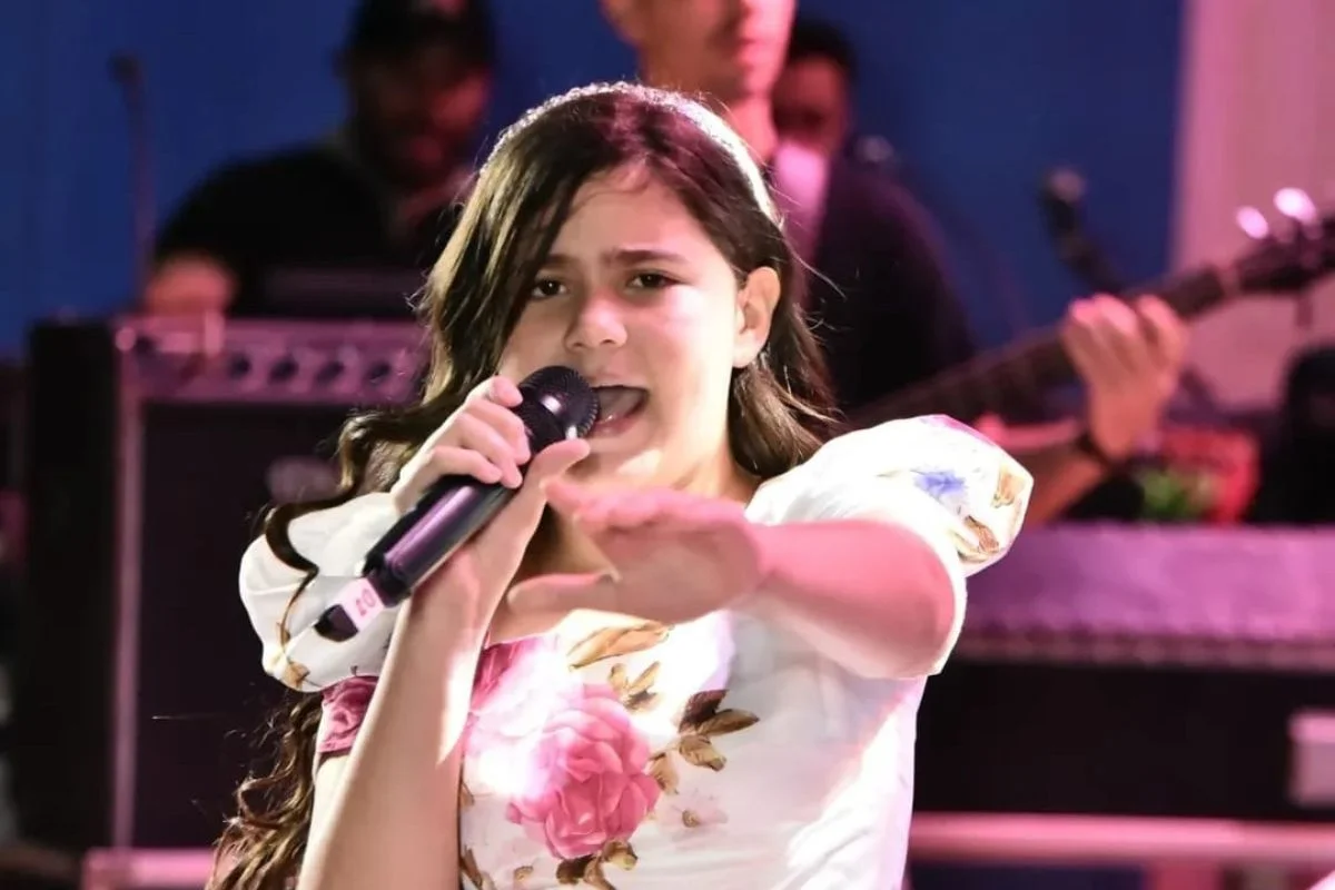 Garota nordestina de 11 anos se destaca como finalista em competição nacional de covers