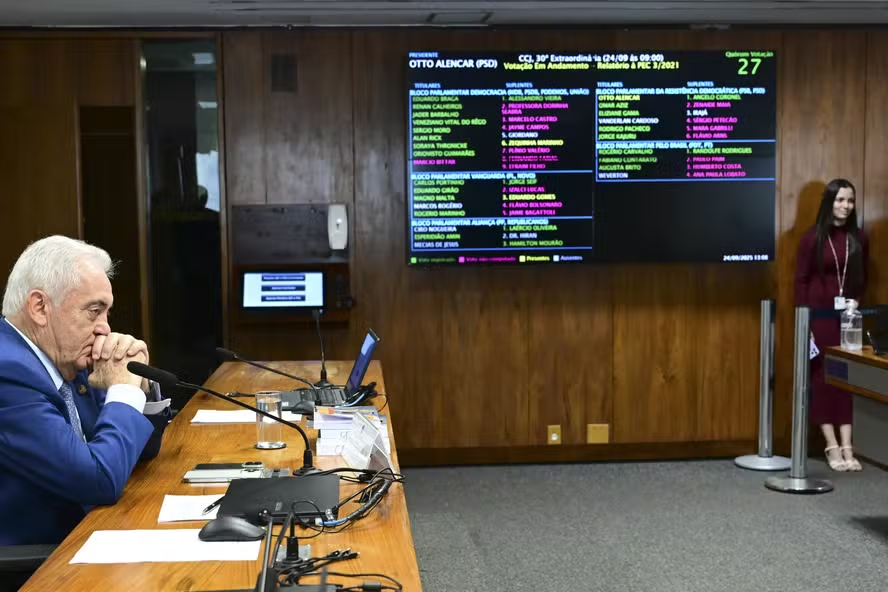 PEC da Blindagem é arquivada no Senado e não retorna à Câmara