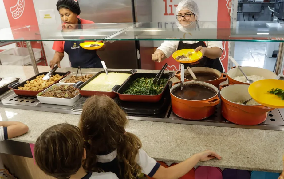 Estado do Nordeste aprova lei que elimina ultraprocessados da merenda escolar até 2027