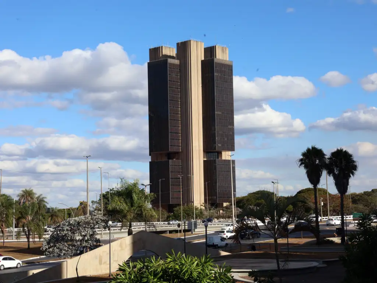 Projeções para inflação em 2025 são reduzidas por analistas pela quarta semana seguida