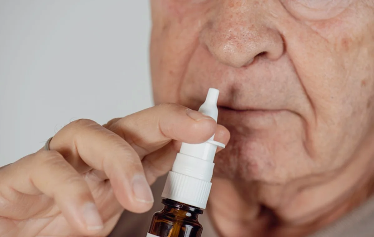 Pesquisa avalia eficácia de medicamento associado a spray de insulina no tratamento do Alzheimer