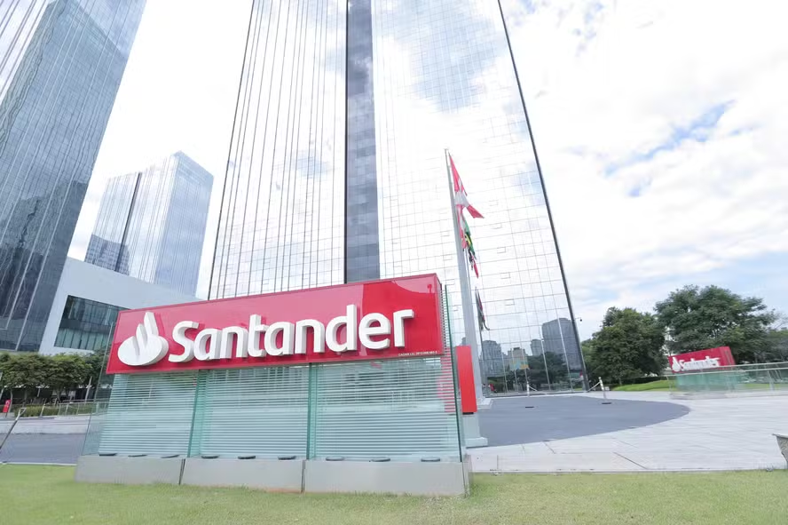 Lucro do Santander Brasil atinge R$ 4 bilhões, superando expectativas do mercado