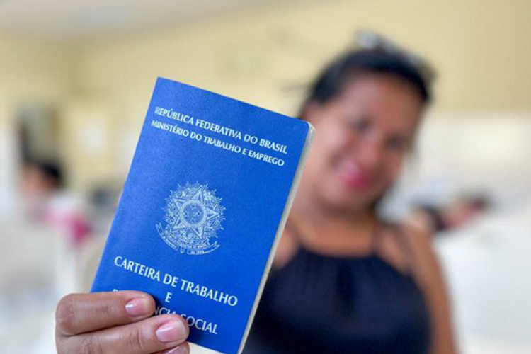 Taxa de desemprego no Brasil cai para 5,6% em setembro, a menor desde o início da série histórica