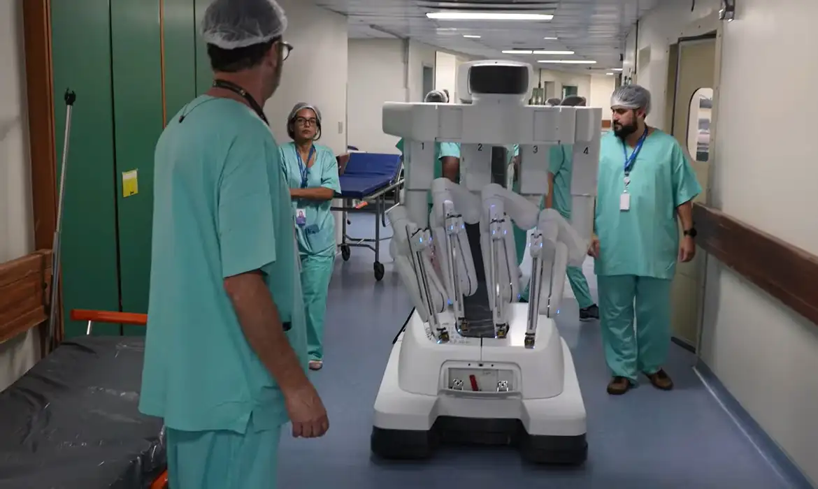Inca abre o primeiro centro de treinamento em cirurgia robótica do Sistema Único de Saúde
