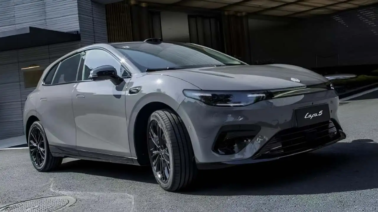 Leapmotor apresenta hatch elétrico B05 na China com preços a partir de R$ 70 mil