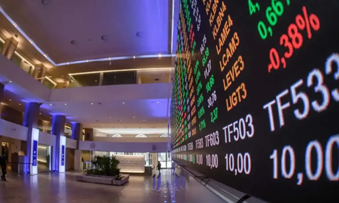 Bolsa de valores atinge novo recorde mesmo diante de tensões externas