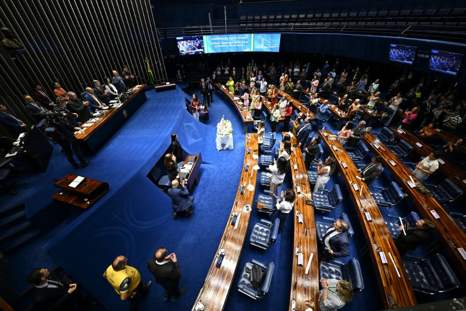 Senado aprova isenção de imposto de renda para rendimentos até R$ 5 mil
