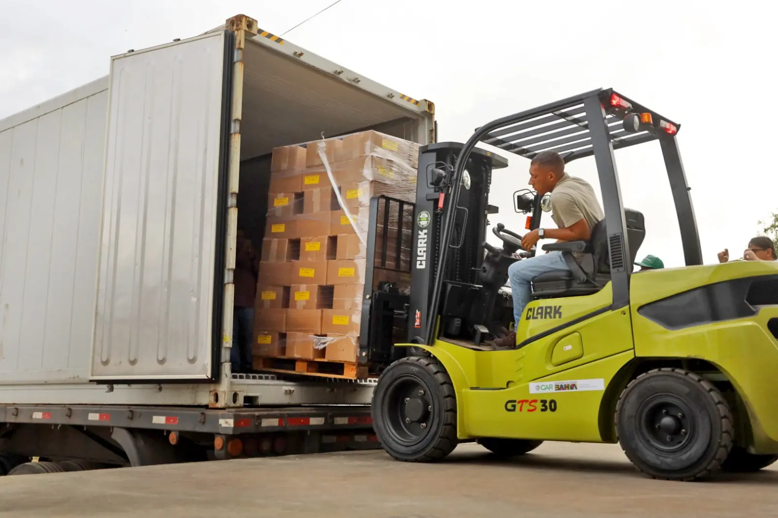 Nova rota de exportação de frutas do Nordeste para a Europa é inaugurada