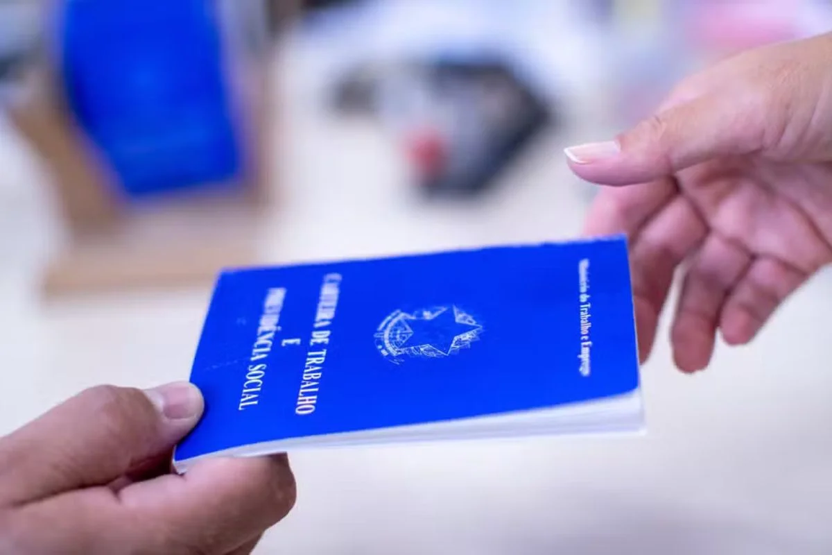 Desemprego no Brasil atinge 5,2%, o menor índice histórico de pessoas sem trabalho