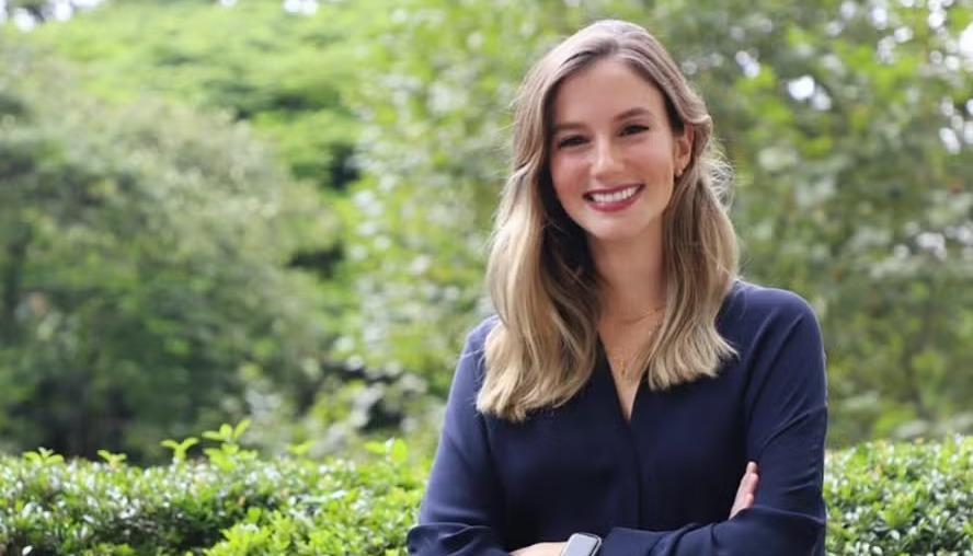 Bailarina brasileira se torna a bilionária mais jovem do planeta