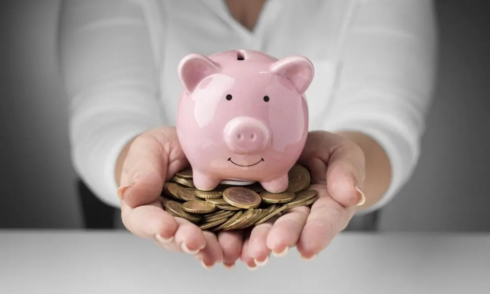 Poupança enfrenta queda em 2025 com saques recordes devido à baixa rentabilidade