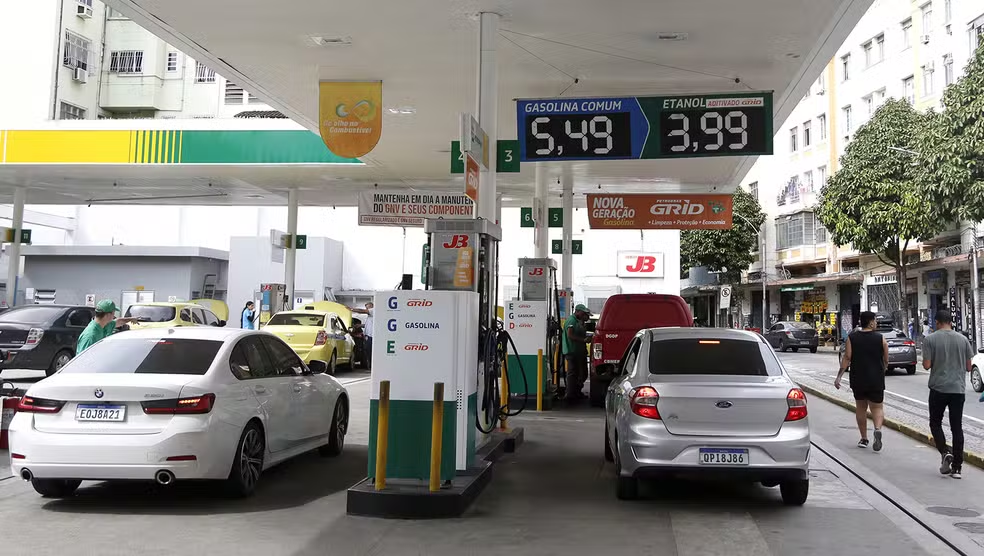 Aumento da alíquota do ICMS eleva preço dos combustíveis em janeiro