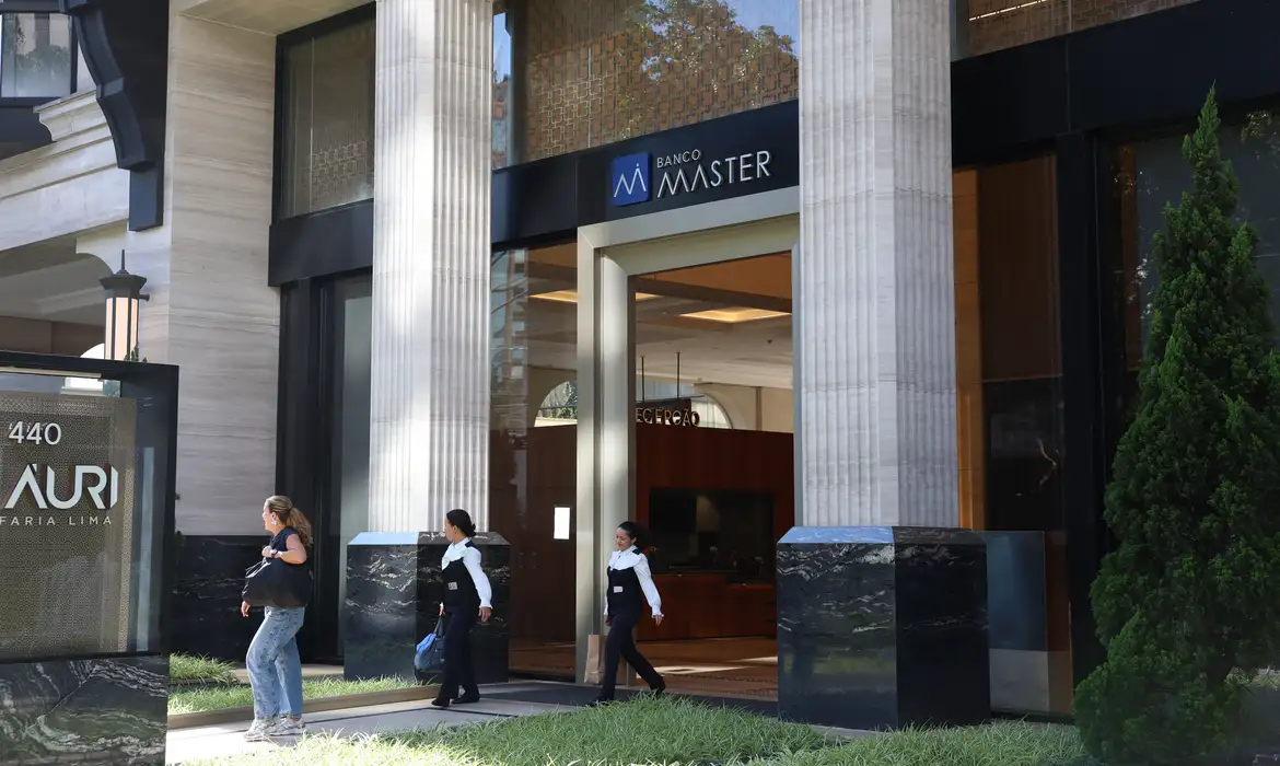 FGC começa a liberar pagamentos a clientes do Banco Master com limite de até R$ 250 mil