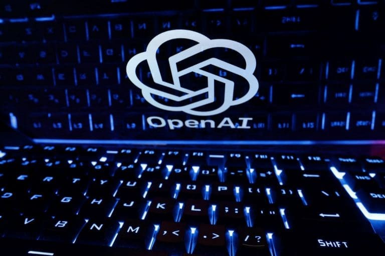 OpenAI planeja lançar seu primeiro dispositivo de inteligência artificial em 2026