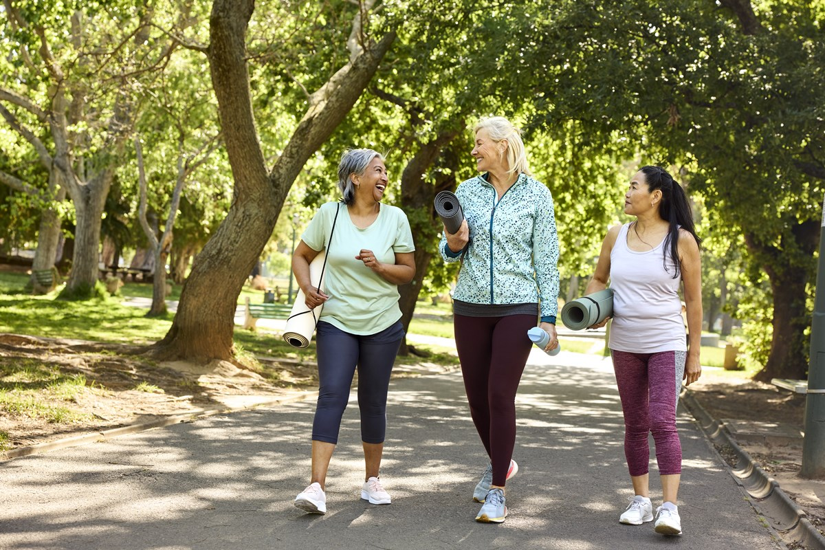 Estudo revela que exercícios aeróbicos diminuem a ansiedade e promovem saúde cardiovascular em mulheres na pós-menopausa