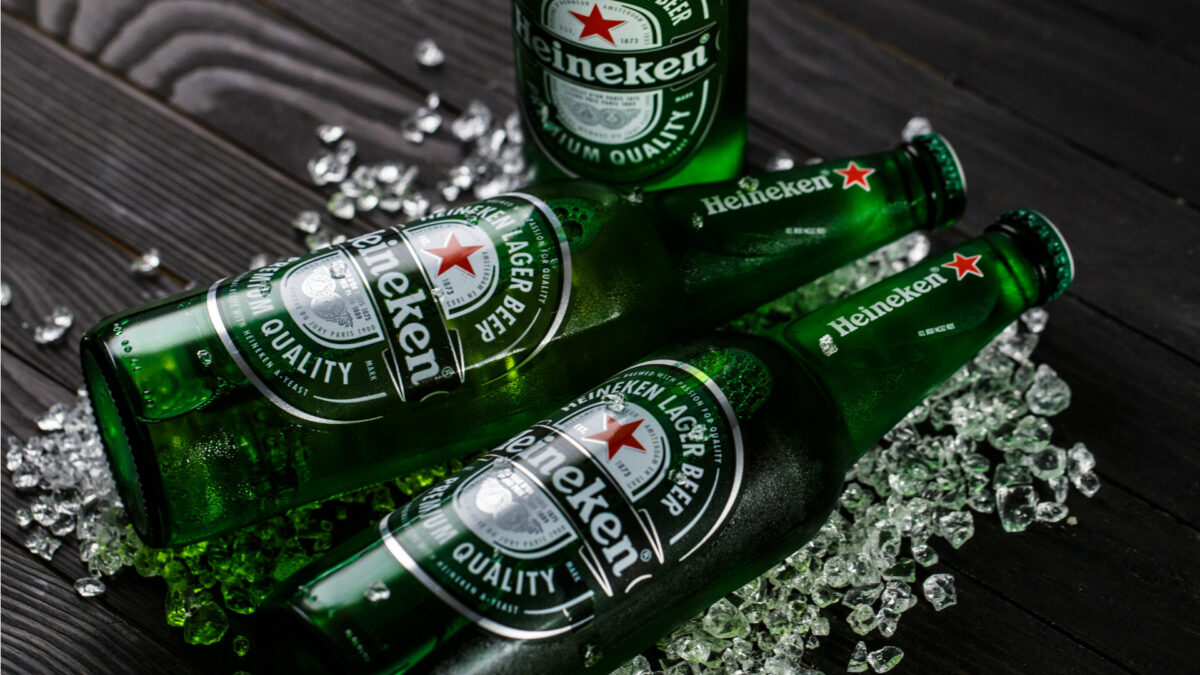 Heineken enfrenta desafios e CEO solicita desligamento devido a resultados insatisfatórios