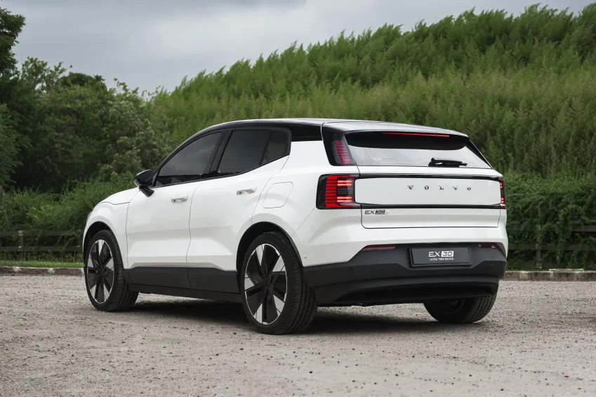 Volvo apresenta EX30 Ultra Twin Motor no Brasil e redefine posicionamento do SUV elétrico no mercado premium