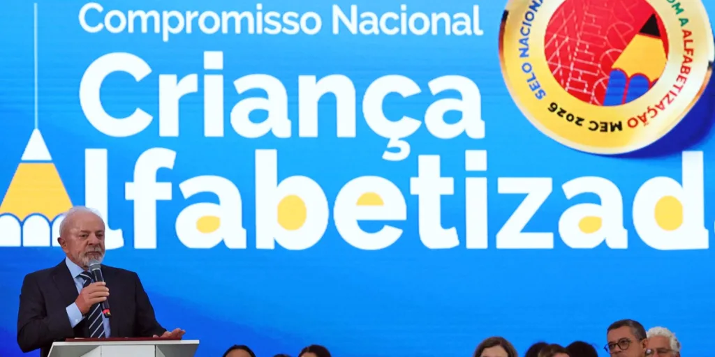 Distrito Federal alcança 65% de alfabetização infantil em 2025; novo governo deverá atingir 80%