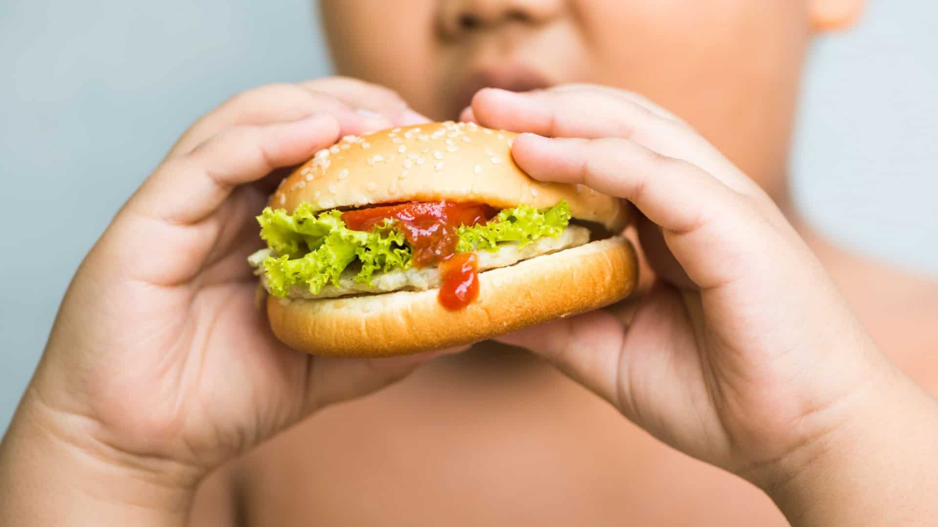 Obesidade infantil ultrapassa desnutrição e atinge 10% das crianças globalmente