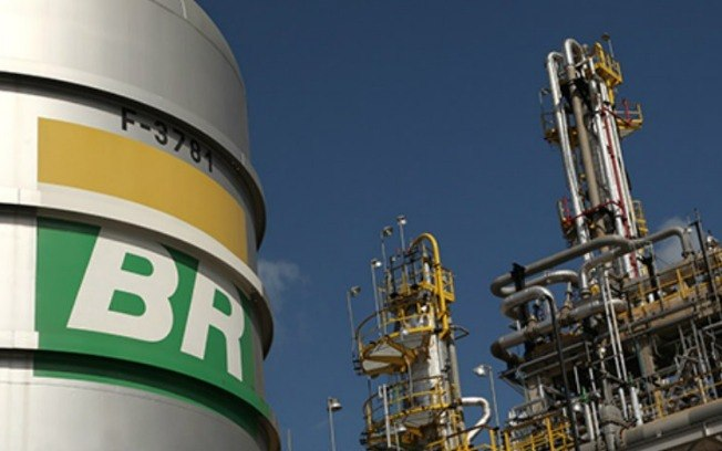 Petrobras atribui aumento do diesel às distribuidoras e comercializa com preço elevado