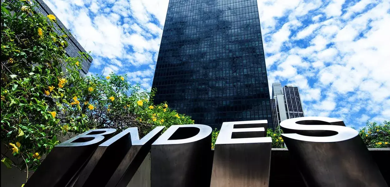 BNDES assegura R$ 4,1 bilhões na Europa para apoiar projetos sustentáveis no Brasil