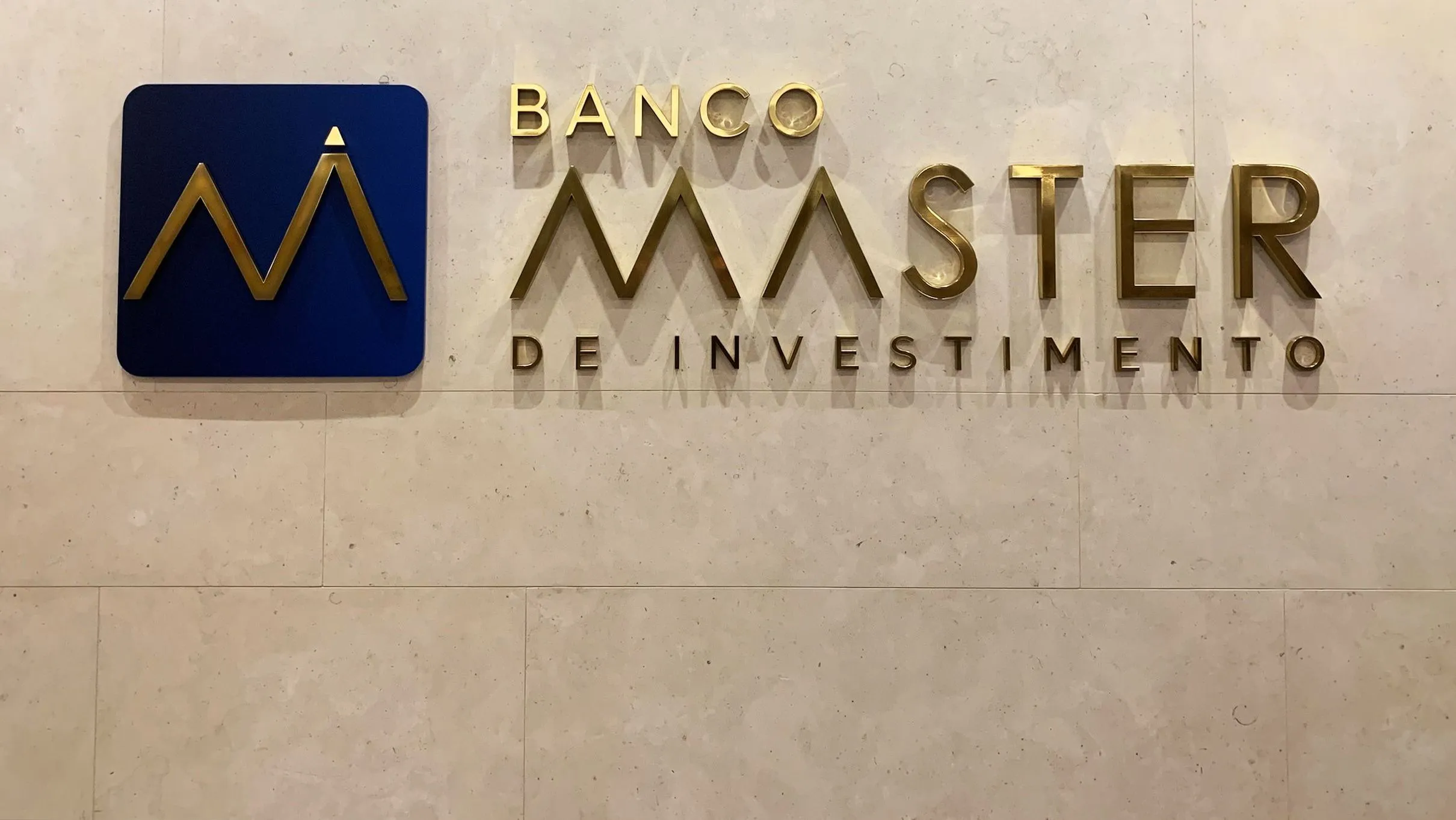 Crise do Banco Master libera quase 30 mil m² de escritórios, aumentando a oferta no mercado corporativo