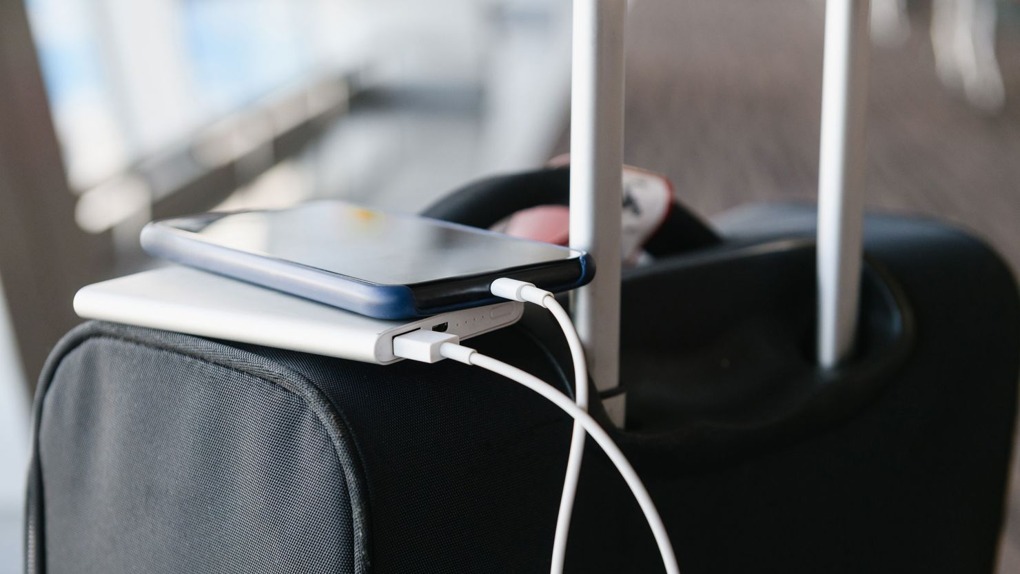 Dicas importantes sobre o uso de power banks em viagens de avião