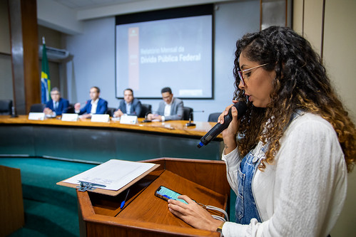 Dívida pública federal diminui 2,34% em março, totalizando R$ 8,633 trilhões