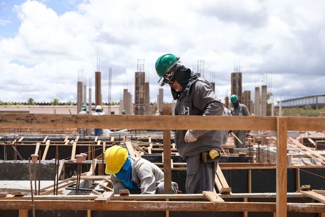 Pernambuco se destaca como o segundo estado que mais criou empregos na construção civil no Brasil