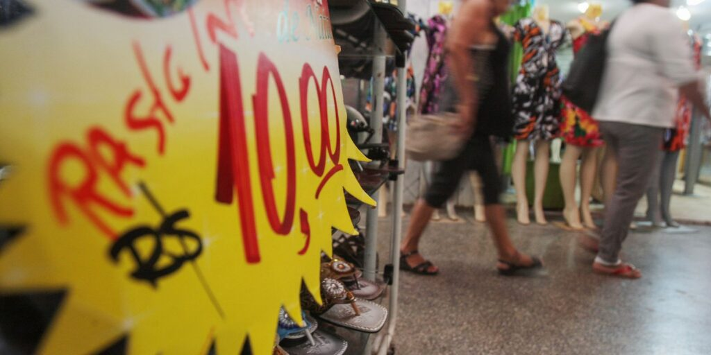 Inflação atinge 4,71% e mercado ajusta previsão do IPCA pela quinta semana seguida