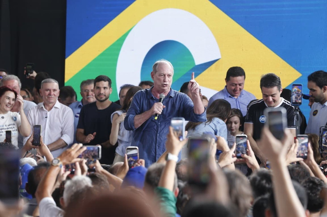 Ciro Gomes oficializa pré-candidatura ao Governo do Ceará e mira retomada política