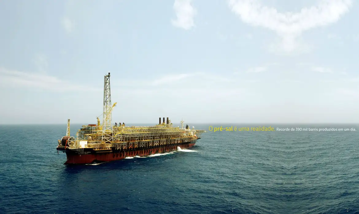 Petrobras registra recorde histórico na produção de petróleo e gás no Brasil