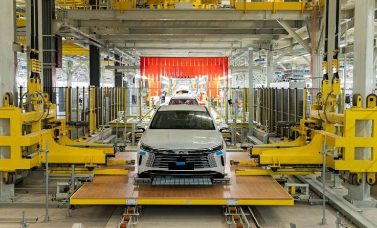 Crescimento de mais de 20% nas vendas de veículos no Brasil em abril impulsiona BYD próximo ao G4
