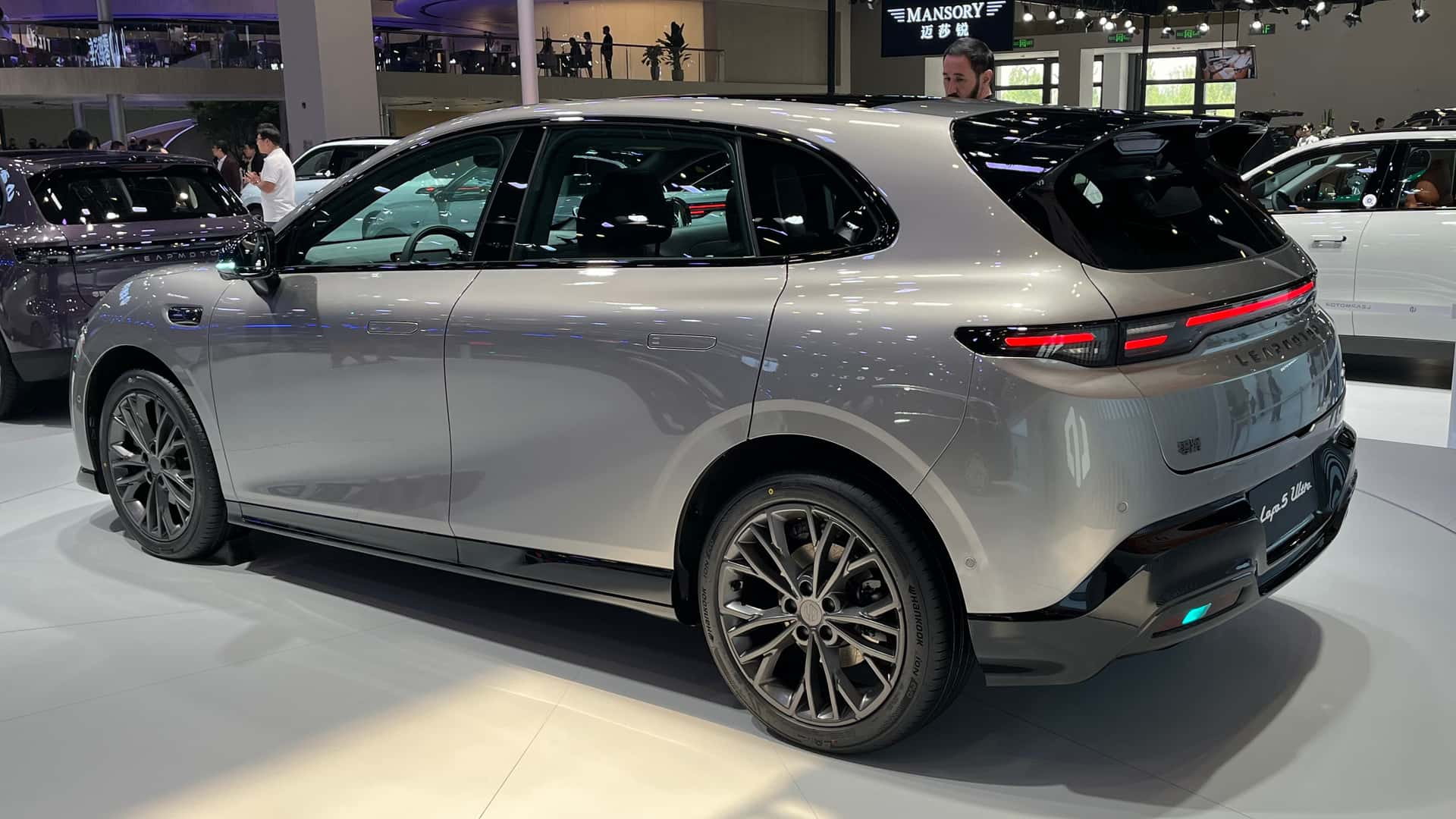 Leapmotor lança B05 Ultra, hatch esportivo elétrico de 245 cv